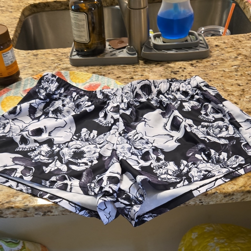 Skull Print Women's Shorts